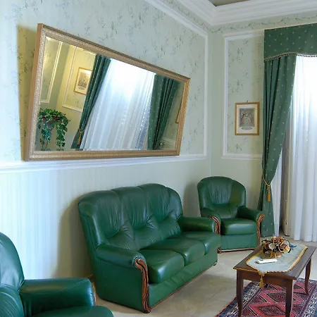 Hotell Gresi 3*