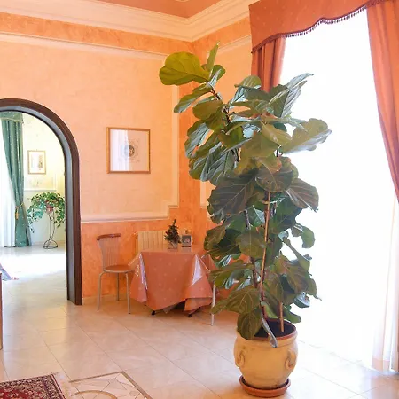 Hotell Gresi 3*